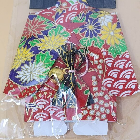 Japanese Kokeshi Doll Paper Wall Hanging Ornament With Suction Cup & Bell - Picture 5 of 7
